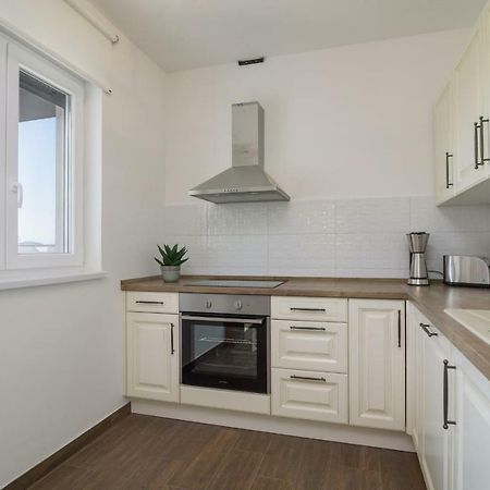 Luxury Apartman Ivana Trogir Bagian luar foto