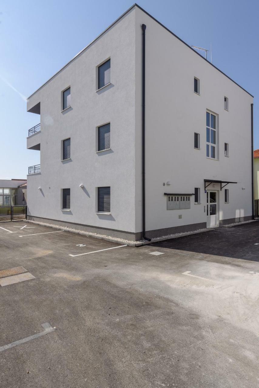 Luxury Apartman Ivana Trogir Bagian luar foto