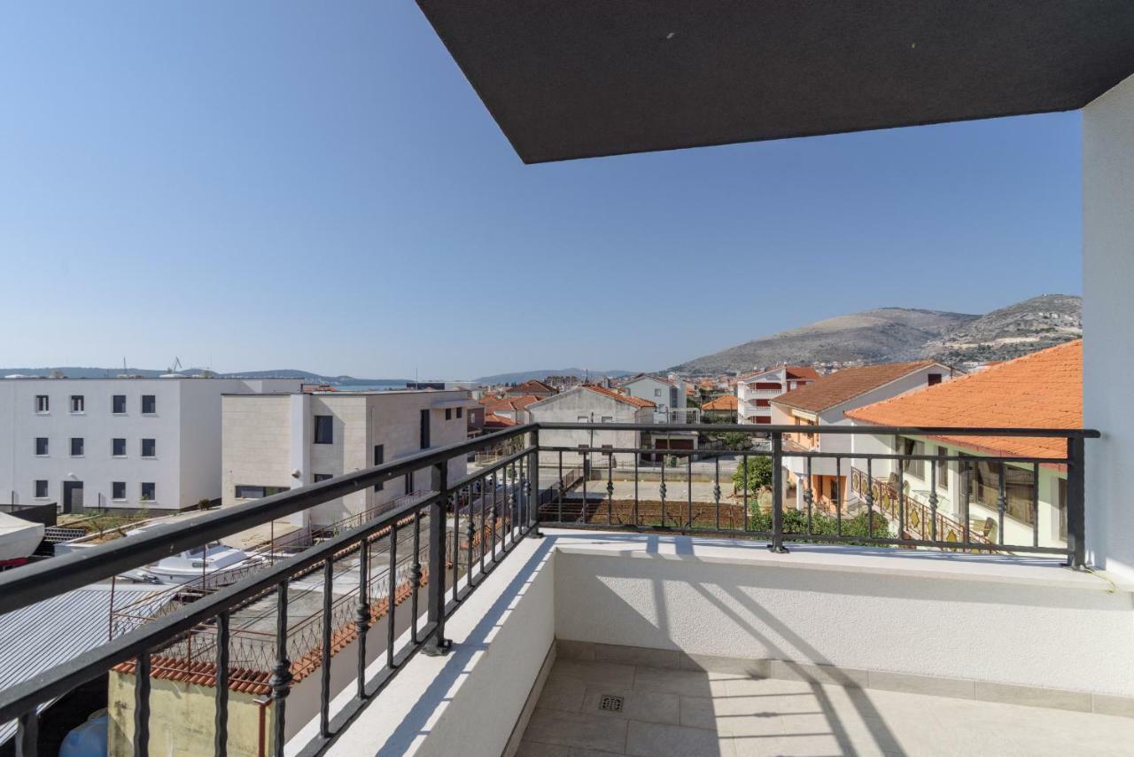 Luxury Apartman Ivana Trogir Bagian luar foto