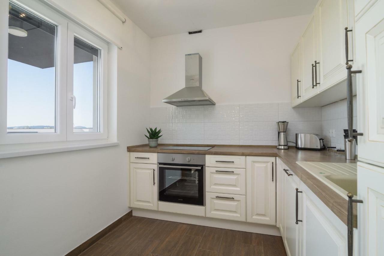 Luxury Apartman Ivana Trogir Bagian luar foto