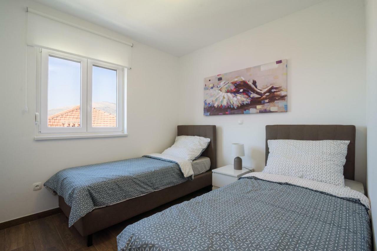 Luxury Apartman Ivana Trogir Bagian luar foto